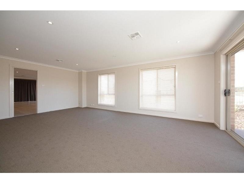 Unit 1, 10 a Cedar Street, Harrison ACT 2914