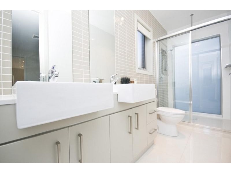 15 Amy Ackman Street, Forde ACT 2914