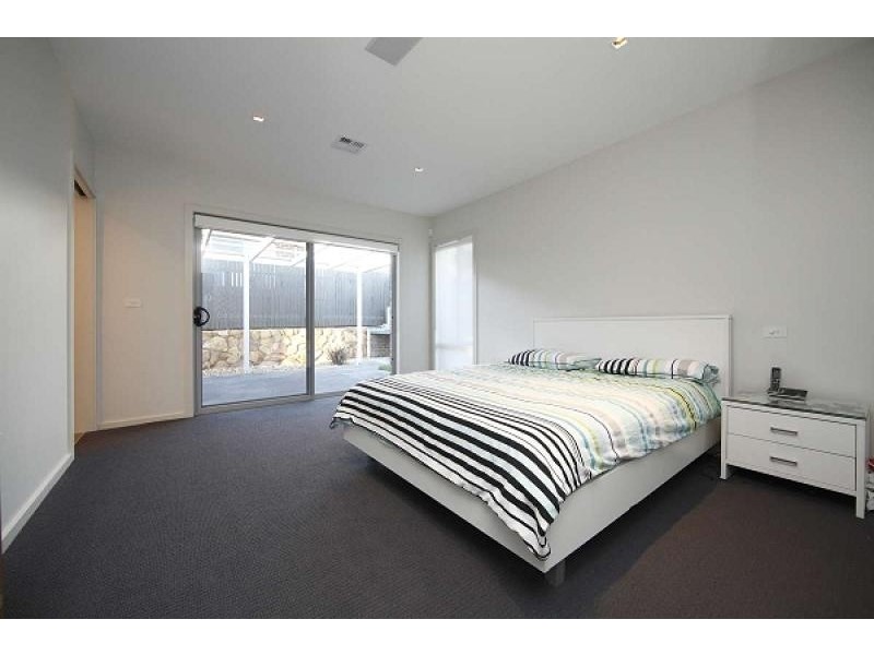 8 Flagstone Street, Harrison ACT 2914