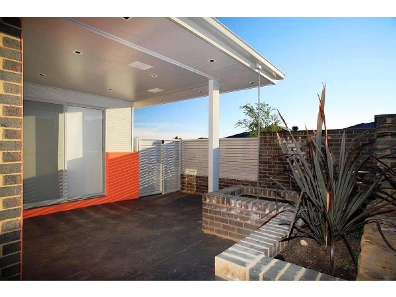 8 Flagstone Street, Harrison ACT 2914