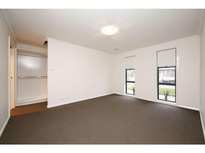 24 Kylie Tennant Street, Franklin ACT 2913