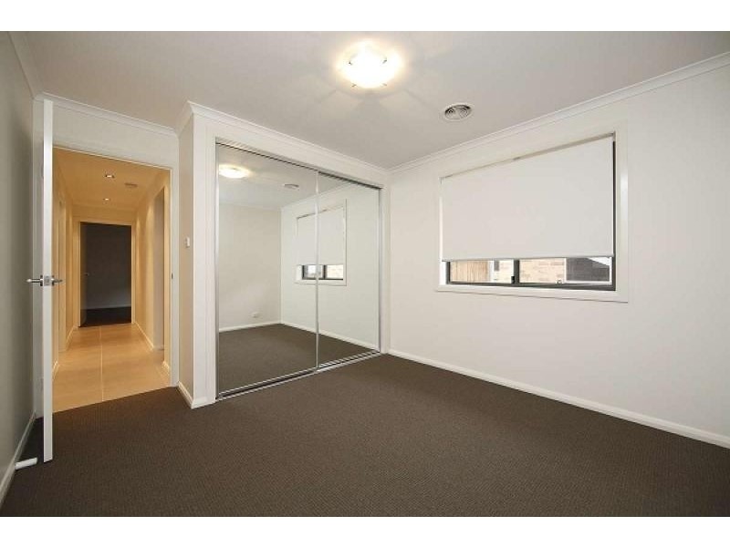 24 Kylie Tennant Street, Franklin ACT 2913