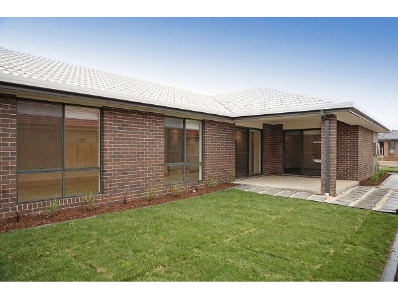 24 Kylie Tennant Street, Franklin ACT 2913