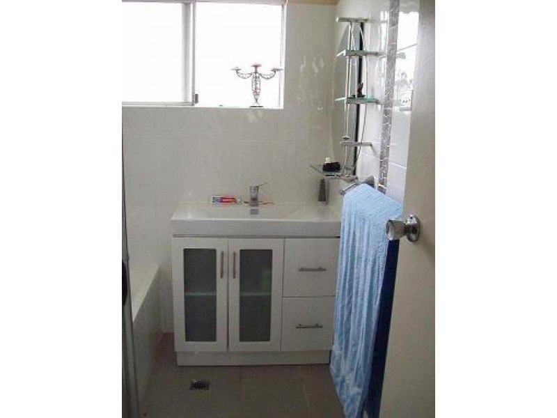 4 Robertson Road, Killarney Vale NSW 2261