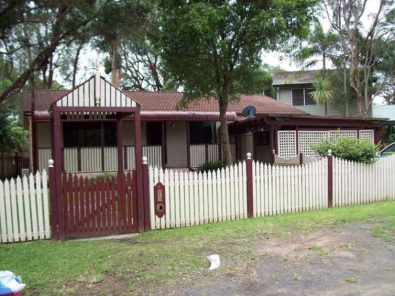 4 Brenda Crescent, Tumbi Umbi NSW 2261