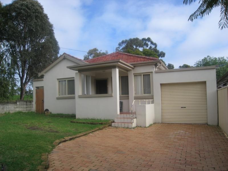 42 HILLCREST AVENUE, Greenacre NSW 2190