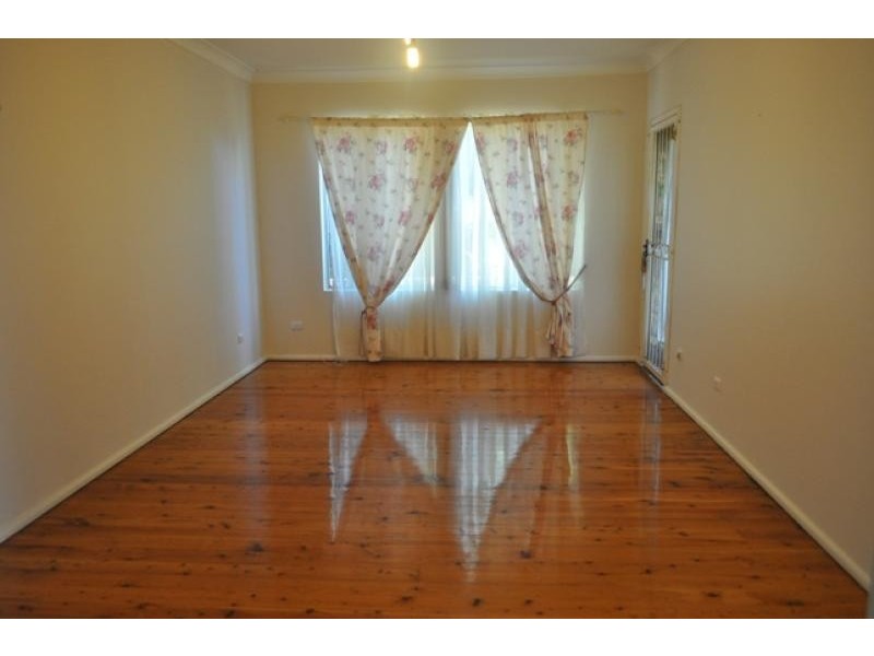 Unit 3/38 THE BROADWAY, Punchbowl NSW 2196