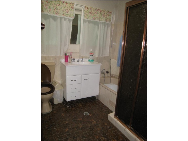 5 Banksia Road, Greenacre NSW 2190