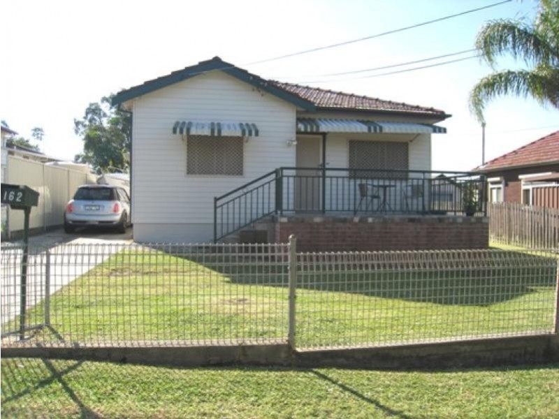 162 Wilbur Street, Greenacre NSW 2190