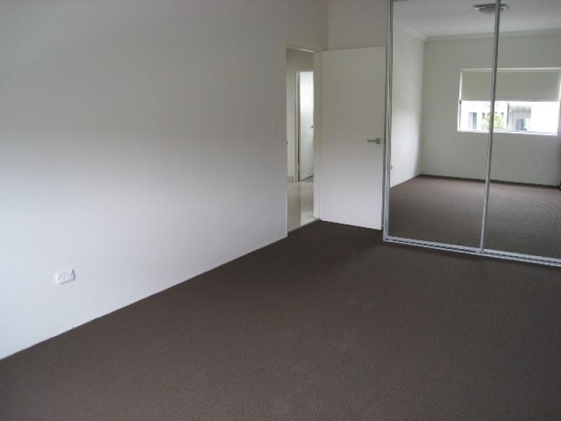 1/127 Old Kent Road, Greenacre NSW 2190
