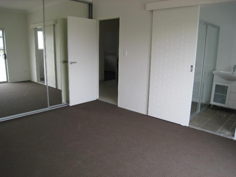 1/127 Old Kent Road, Greenacre NSW 2190