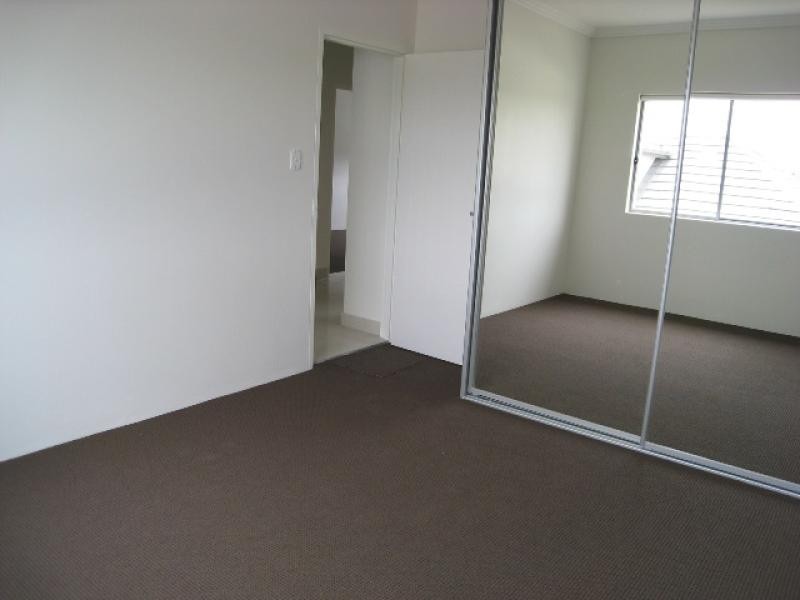 1/127 Old Kent Road, Greenacre NSW 2190