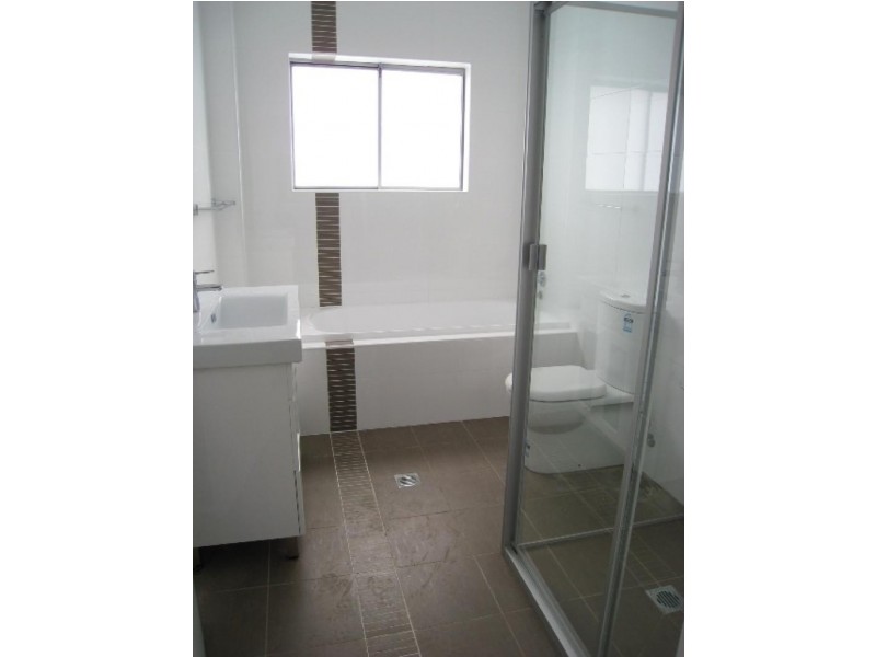 1/127 Old Kent Road, Greenacre NSW 2190