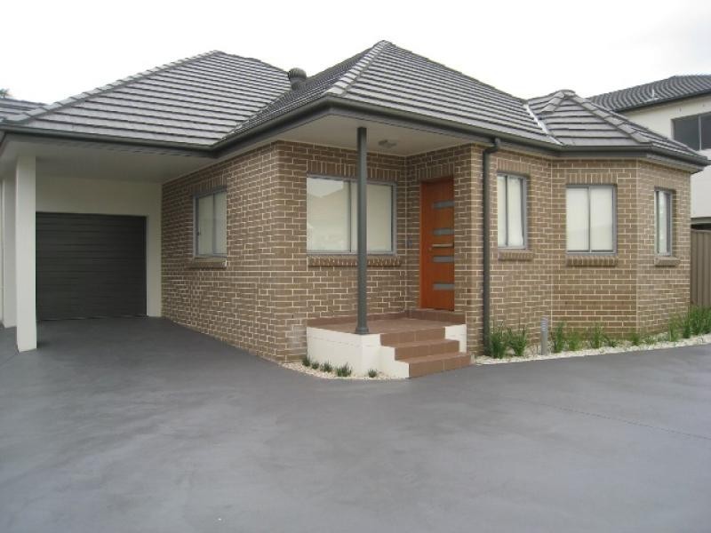 3/127 Old Kent Road, Greenacre NSW 2190