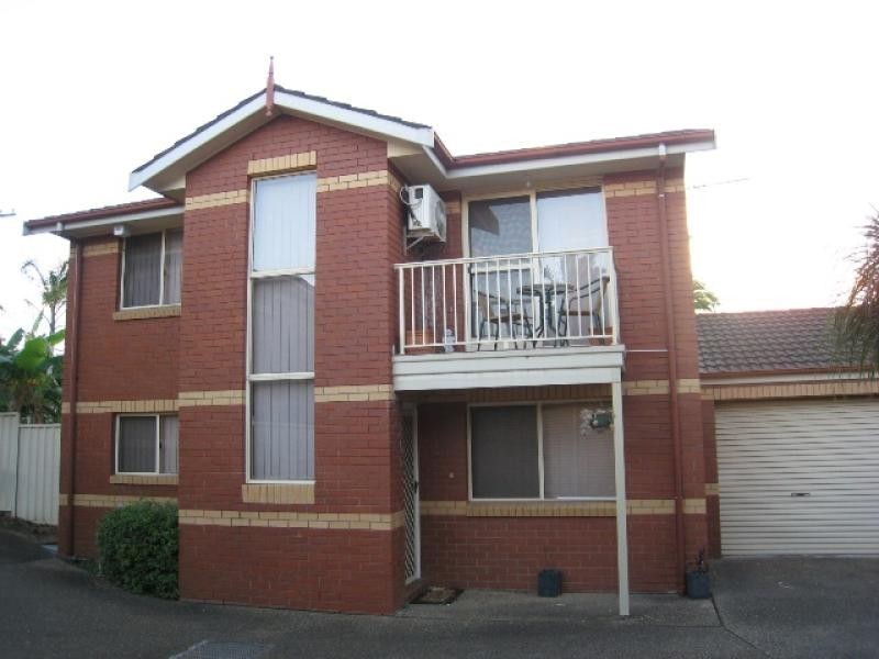 2/13 -15 Mimosa Road, Greenacre NSW 2190