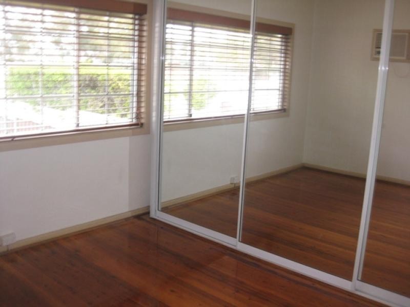 98 Yanderra Road, Condell Park NSW 2200
