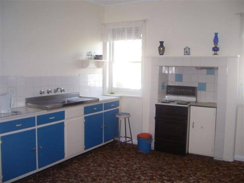 4 WATTS AVENUE, Millicent SA 5280