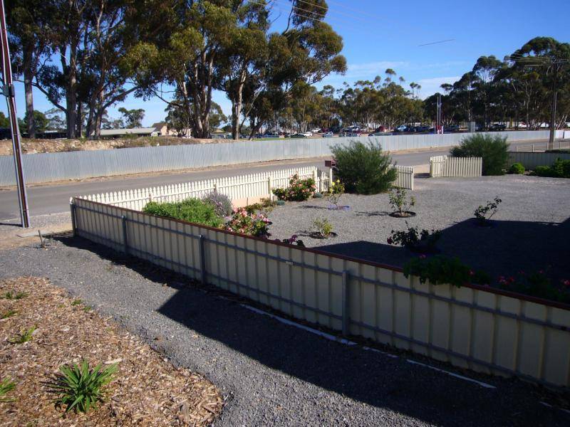 11 CLINTON ROAD, Maitland SA 5573