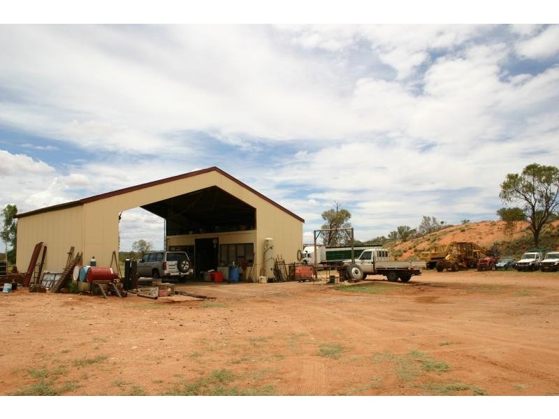 HENBURY Station, 125 kms south of, Alice Springs NT 0872