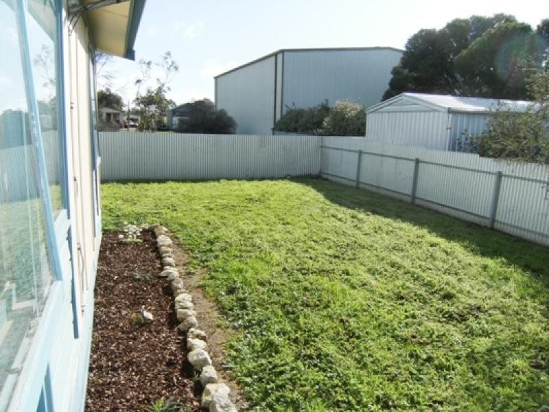 37 Tolmer Tce, Bordertown SA 5268