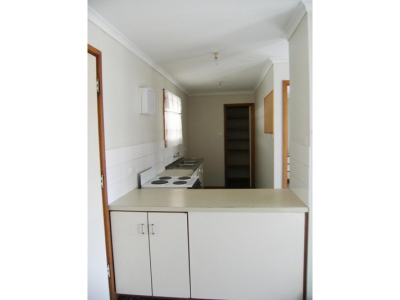 37 Tolmer Tce, Bordertown SA 5268