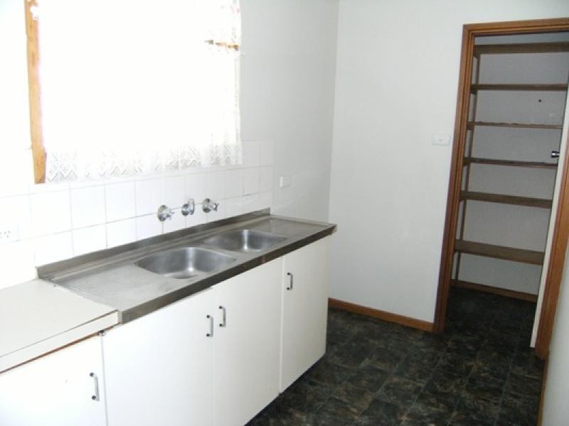 37 Tolmer Tce, Bordertown SA 5268