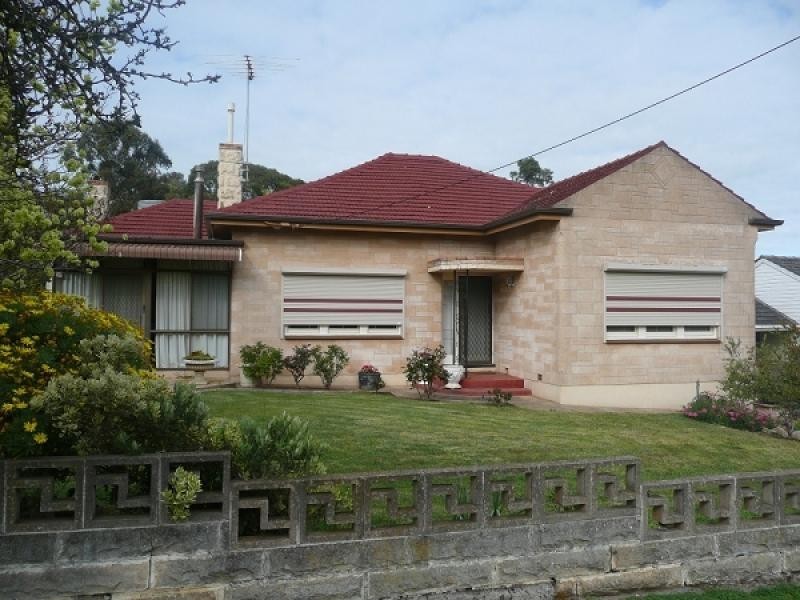 8 Adelaide Avenue, Naracoorte SA 5271