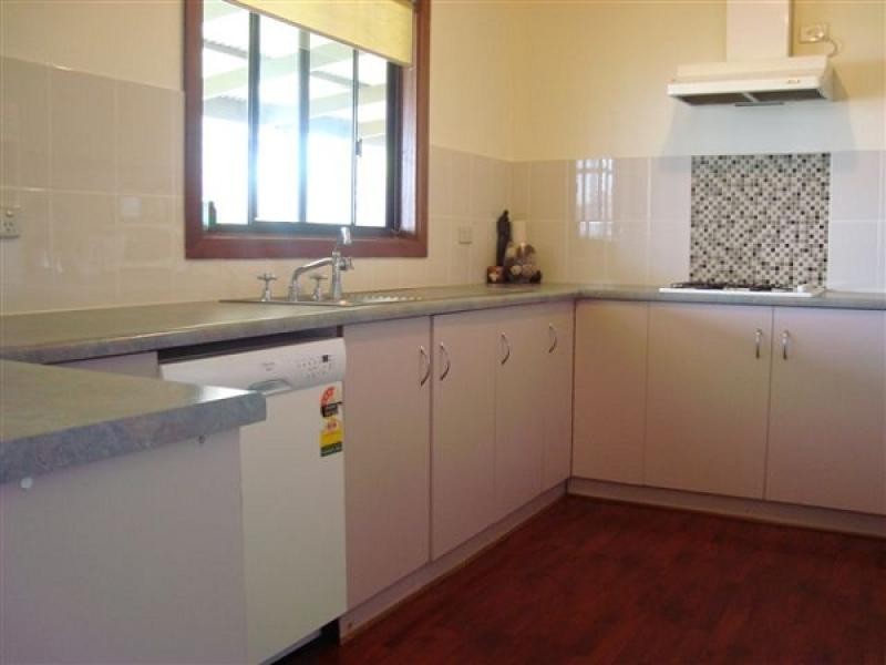 4 Clarke Street, Kingston Se SA 5275