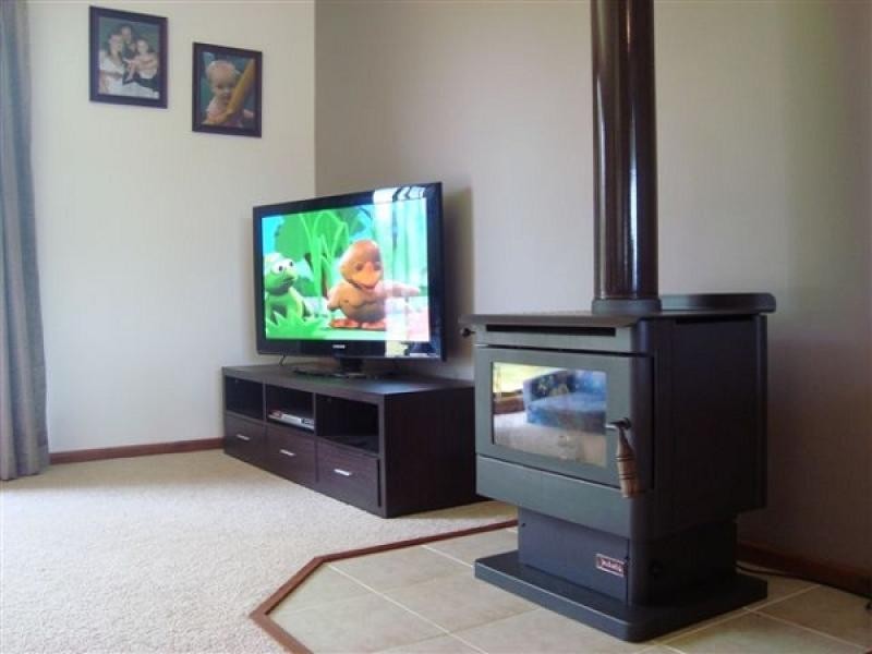 4 Clarke Street, Kingston Se SA 5275