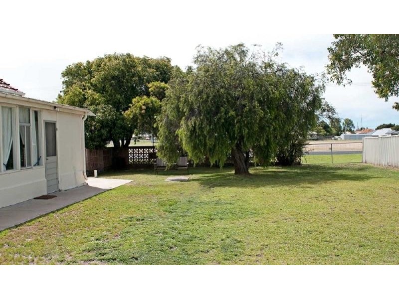 22 Young Street, Kingston Se SA 5275