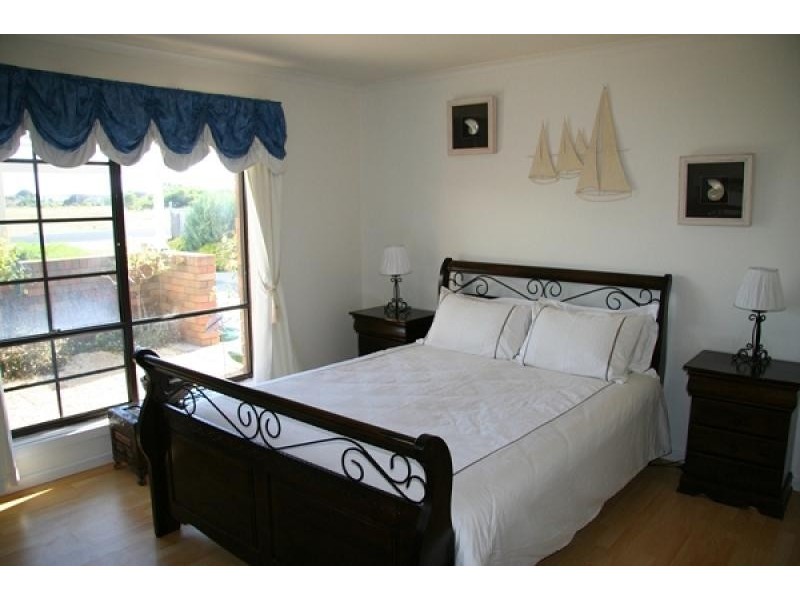 7 Thompson Road, Robe SA 5276