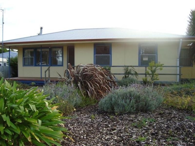 1 Redman Crescent, Kingston Se SA 5275