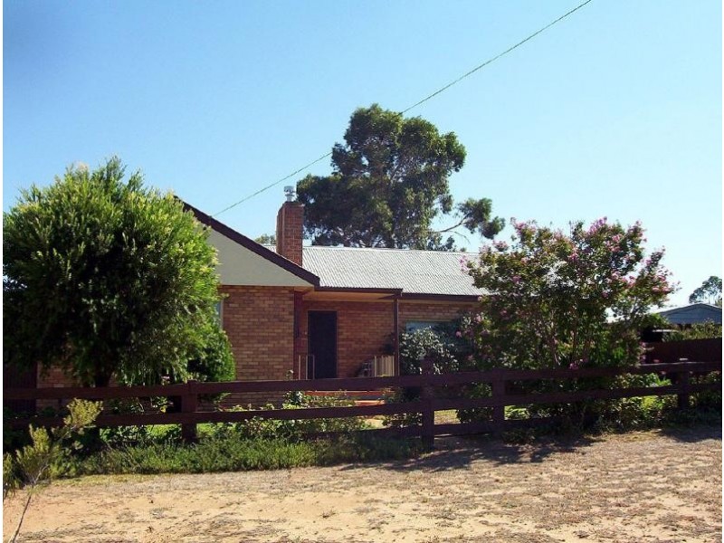 16 Turner Street, Condobolin NSW 2877