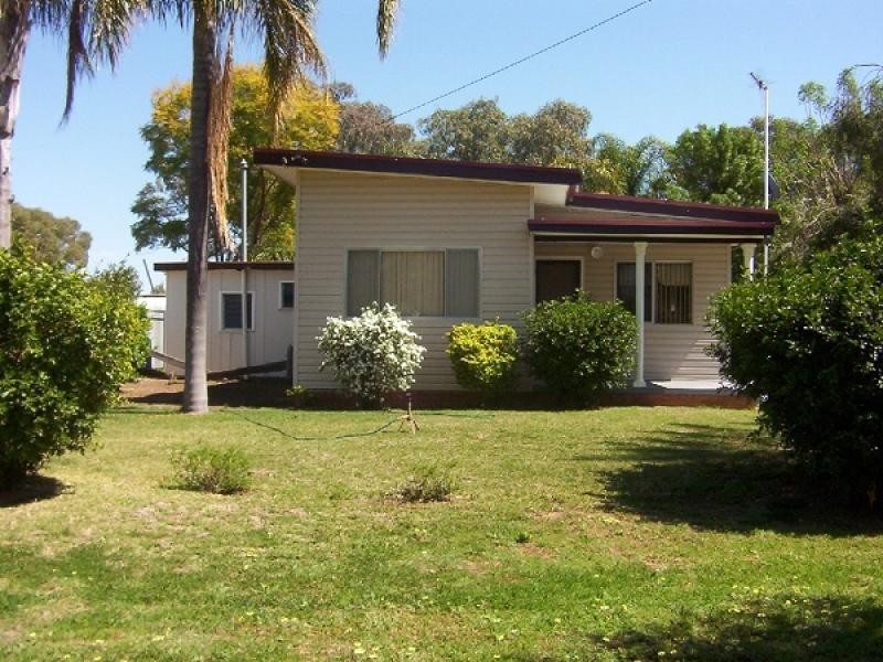 4 CASTLEREAGH, Coonamble NSW 2829