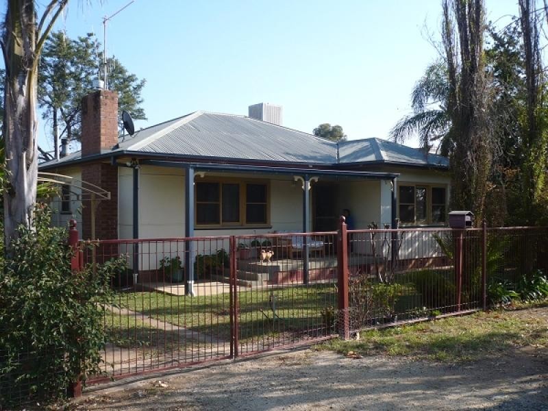 80 Farnell Street, Forbes NSW 2871