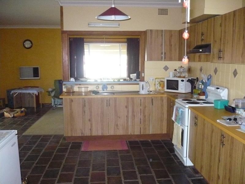 80 Farnell Street, Forbes NSW 2871