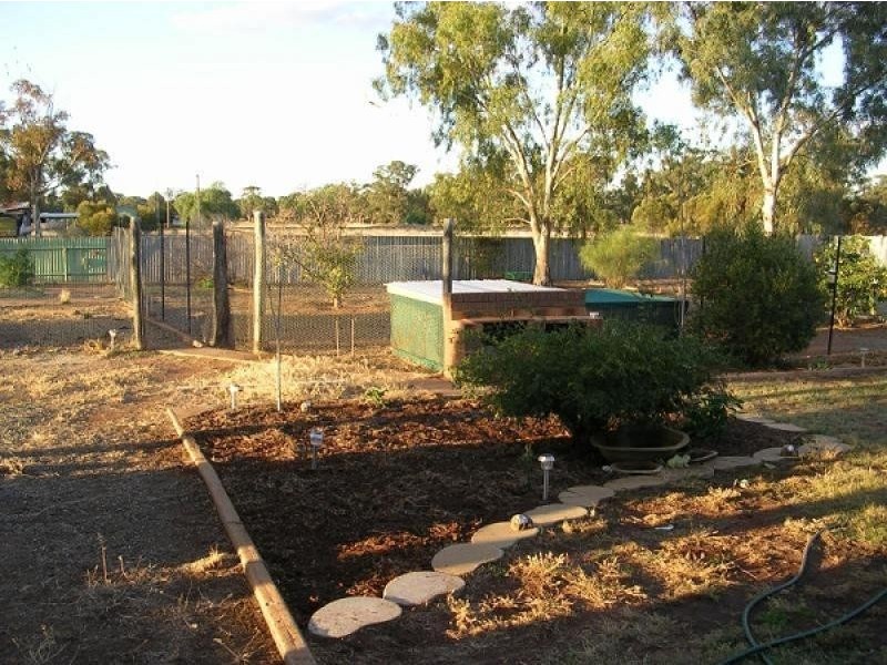1 Robert Street, Ungarie NSW 2669