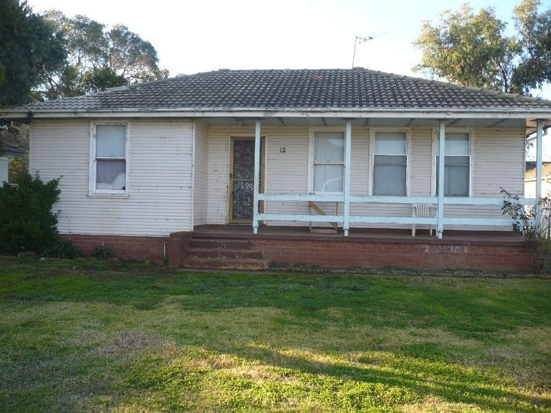 12 Dawson Street, Forbes NSW 2871