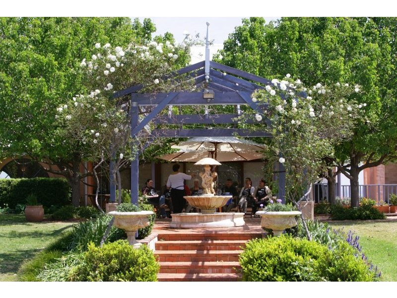 “SANDALYN” 162 Wilderness Road, Lovedale NSW 2325