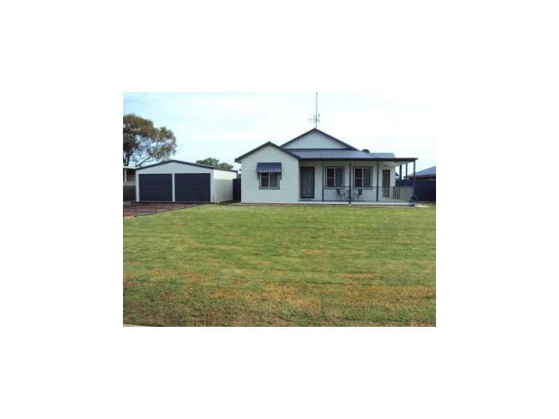 35 Flashman Avenue, Nyngan NSW 2825