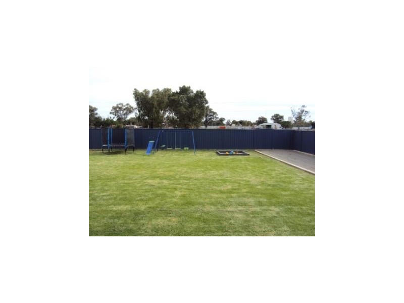 35 Flashman Avenue, Nyngan NSW 2825
