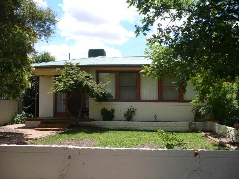 15 GRENFELL STREET, Forbes NSW 2871