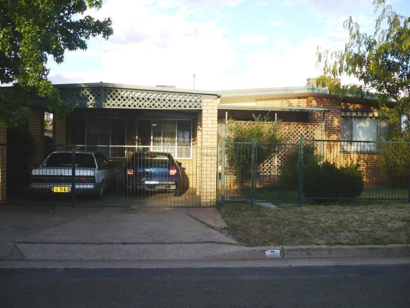 7 GALE STREET, Forbes NSW 2871