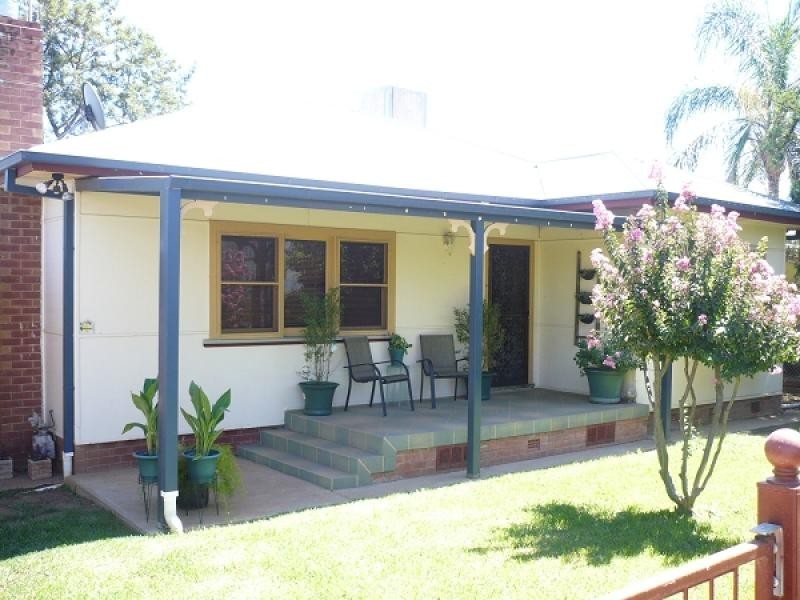 80 Farnell Street, Forbes NSW 2871
