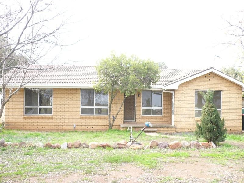 8 BOGAN GATE ROAD, Forbes NSW 2871