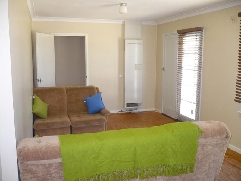 16 Dawson Street, Forbes NSW 2871