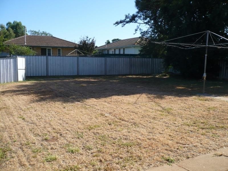 16 Dawson Street, Forbes NSW 2871