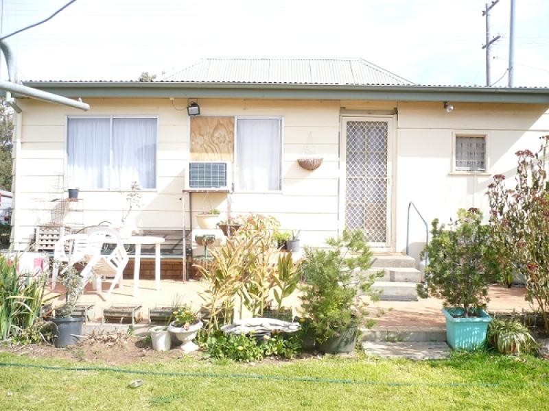 88 Flint Street, Forbes NSW 2871