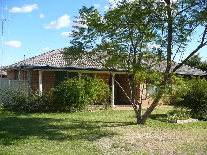 1 Coolabah Street, Forbes NSW 2871