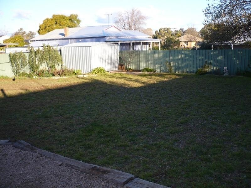 1 Cedar Crescent, Forbes NSW 2871